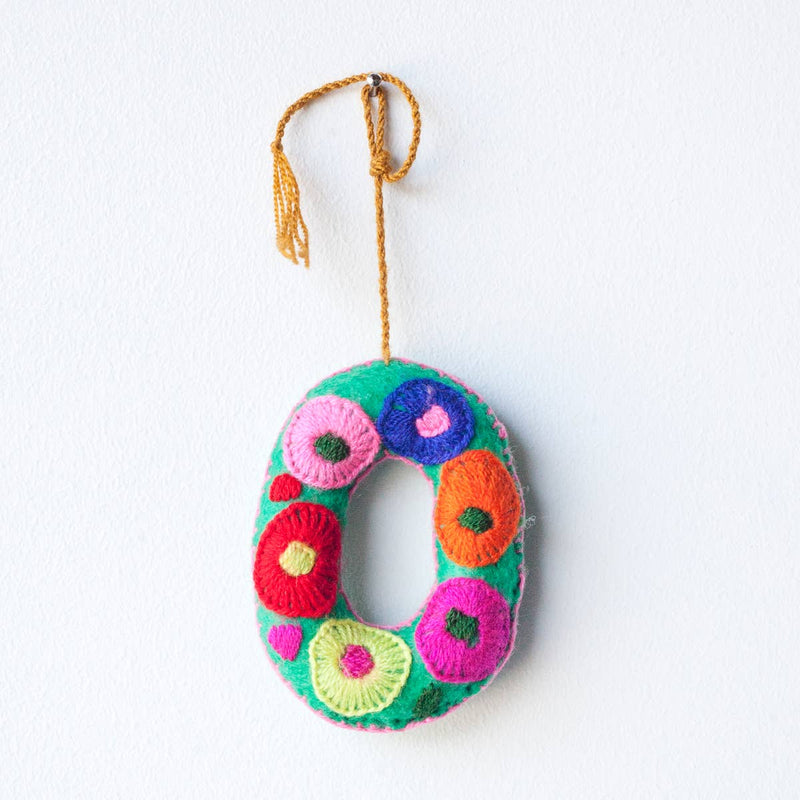 TGBT* Felt Letters - O - Christmas - Feliz Modern